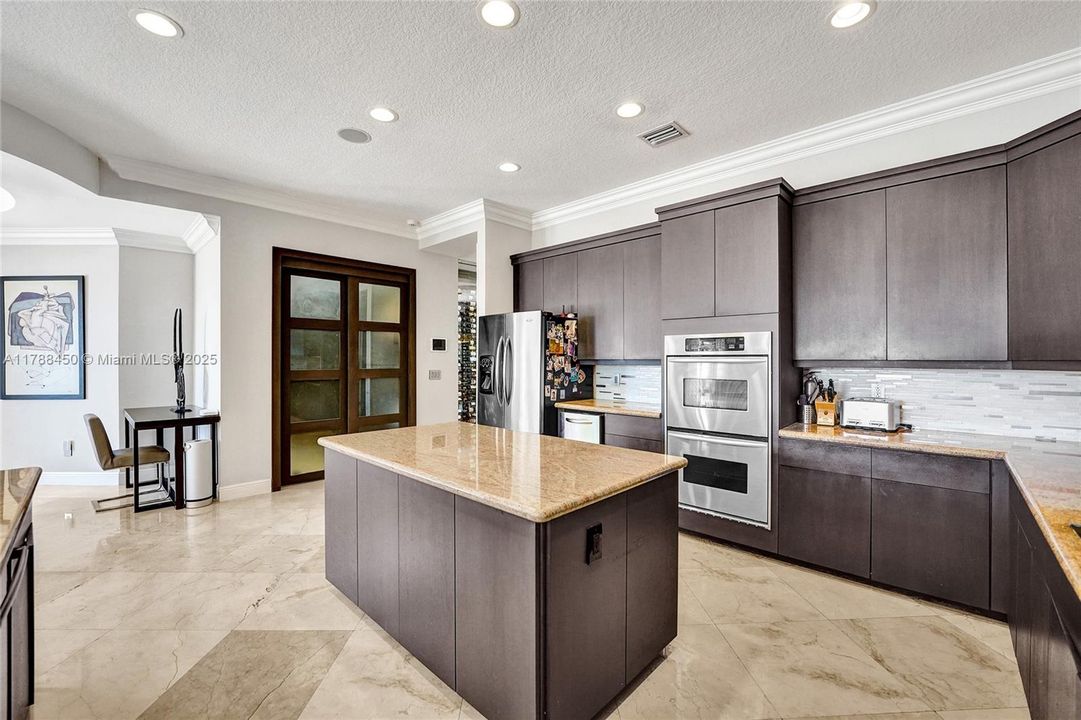 En Venta: $2,795,000 (6 camas, 5 baños, 5305 Pies cuadrados)