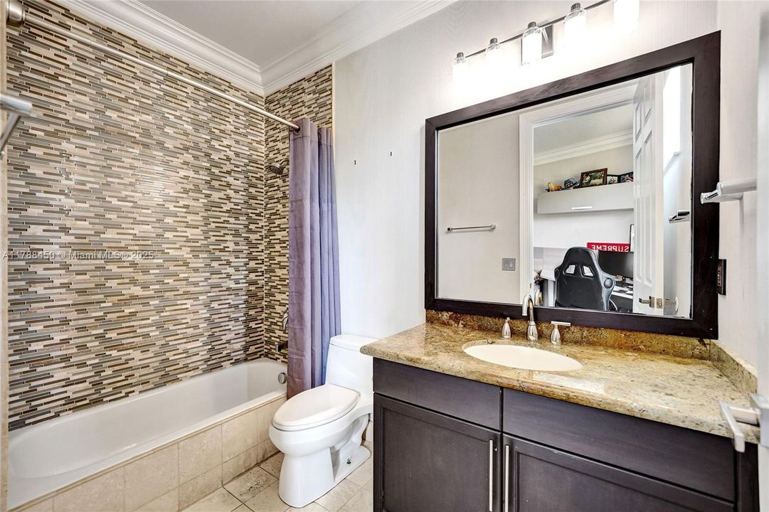 En Venta: $2,795,000 (6 camas, 5 baños, 5305 Pies cuadrados)