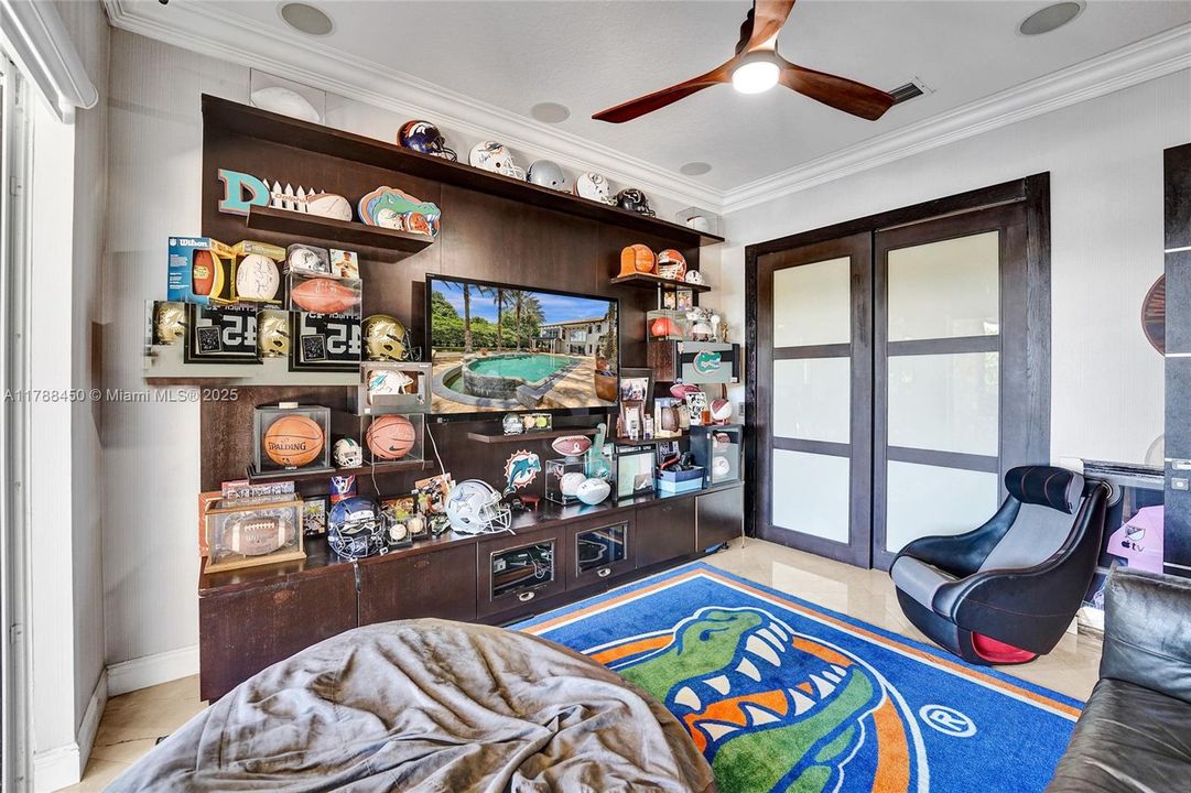 En Venta: $2,795,000 (6 camas, 5 baños, 5305 Pies cuadrados)