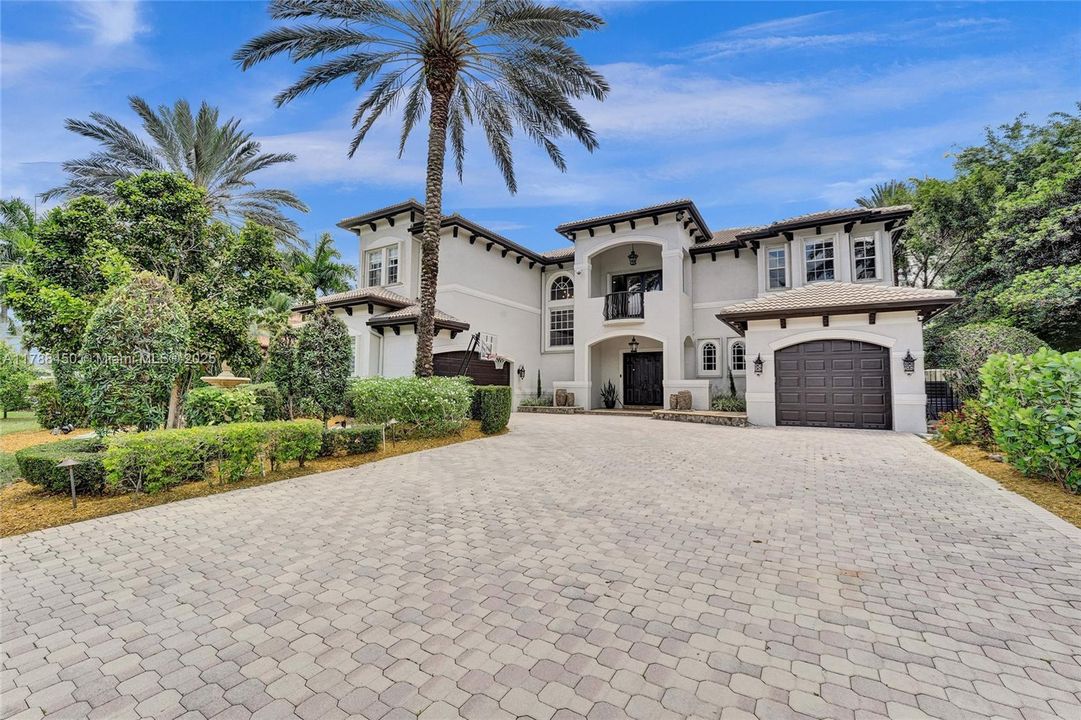 En Venta: $2,795,000 (6 camas, 5 baños, 5305 Pies cuadrados)