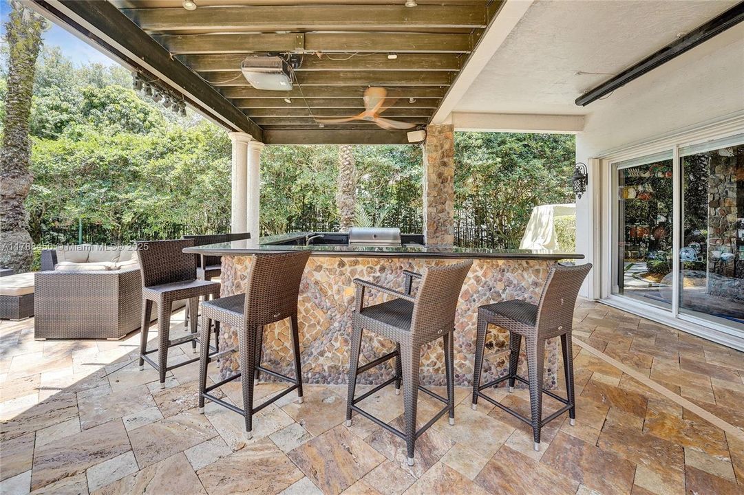 En Venta: $2,795,000 (6 camas, 5 baños, 5305 Pies cuadrados)