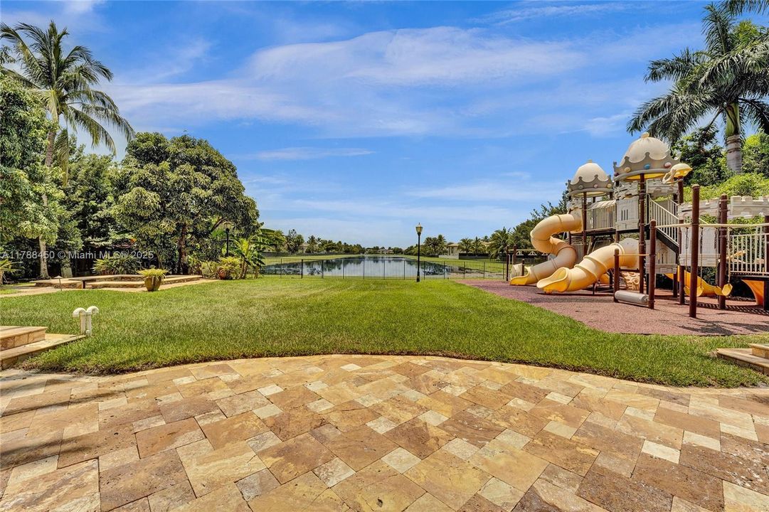 En Venta: $2,795,000 (6 camas, 5 baños, 5305 Pies cuadrados)