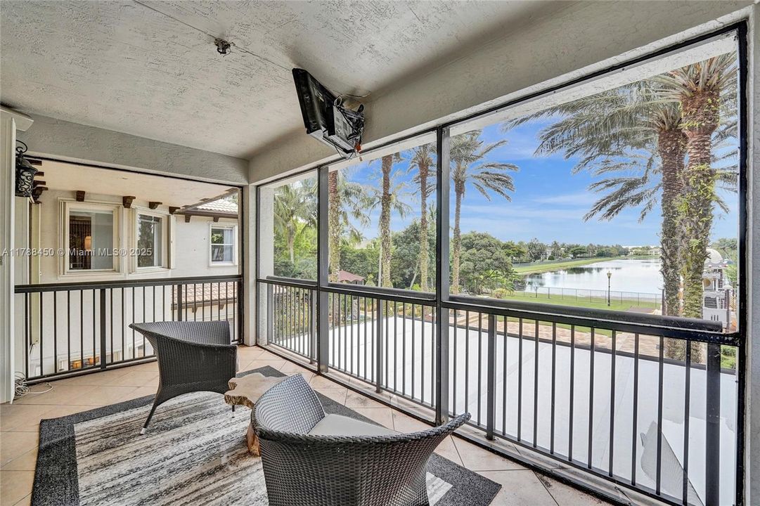 En Venta: $2,795,000 (6 camas, 5 baños, 5305 Pies cuadrados)