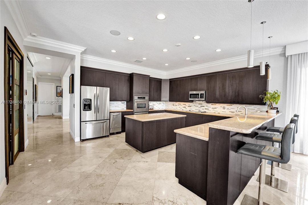 En Venta: $2,795,000 (6 camas, 5 baños, 5305 Pies cuadrados)