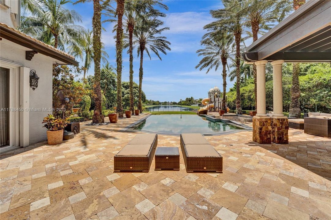 En Venta: $2,795,000 (6 camas, 5 baños, 5305 Pies cuadrados)