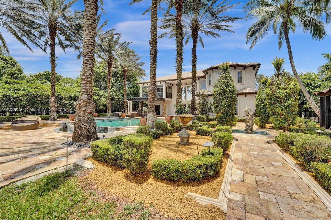 En Venta: $2,795,000 (6 camas, 5 baños, 5305 Pies cuadrados)