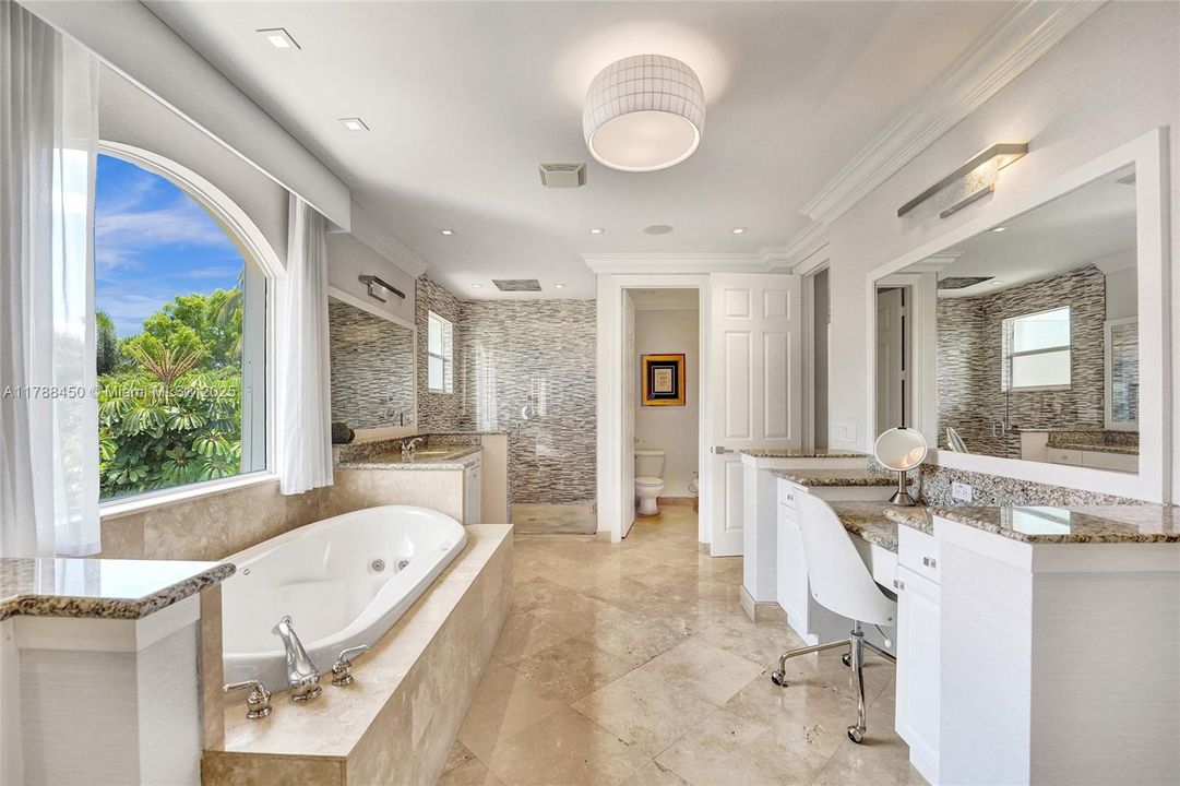 En Venta: $2,795,000 (6 camas, 5 baños, 5305 Pies cuadrados)