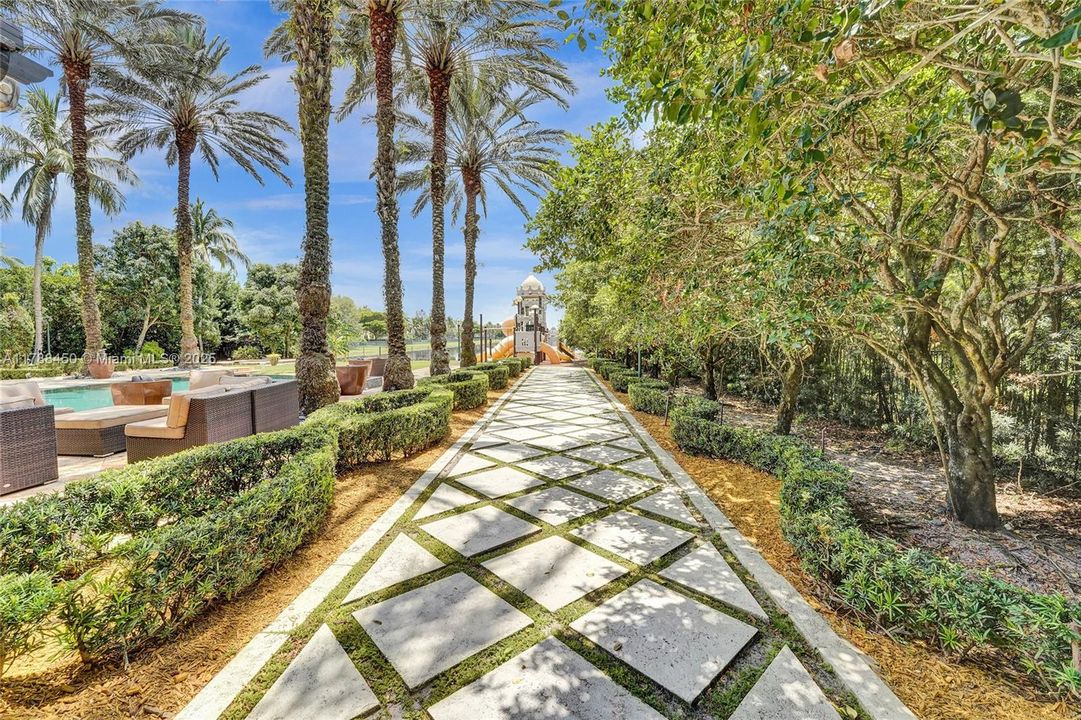 En Venta: $2,795,000 (6 camas, 5 baños, 5305 Pies cuadrados)