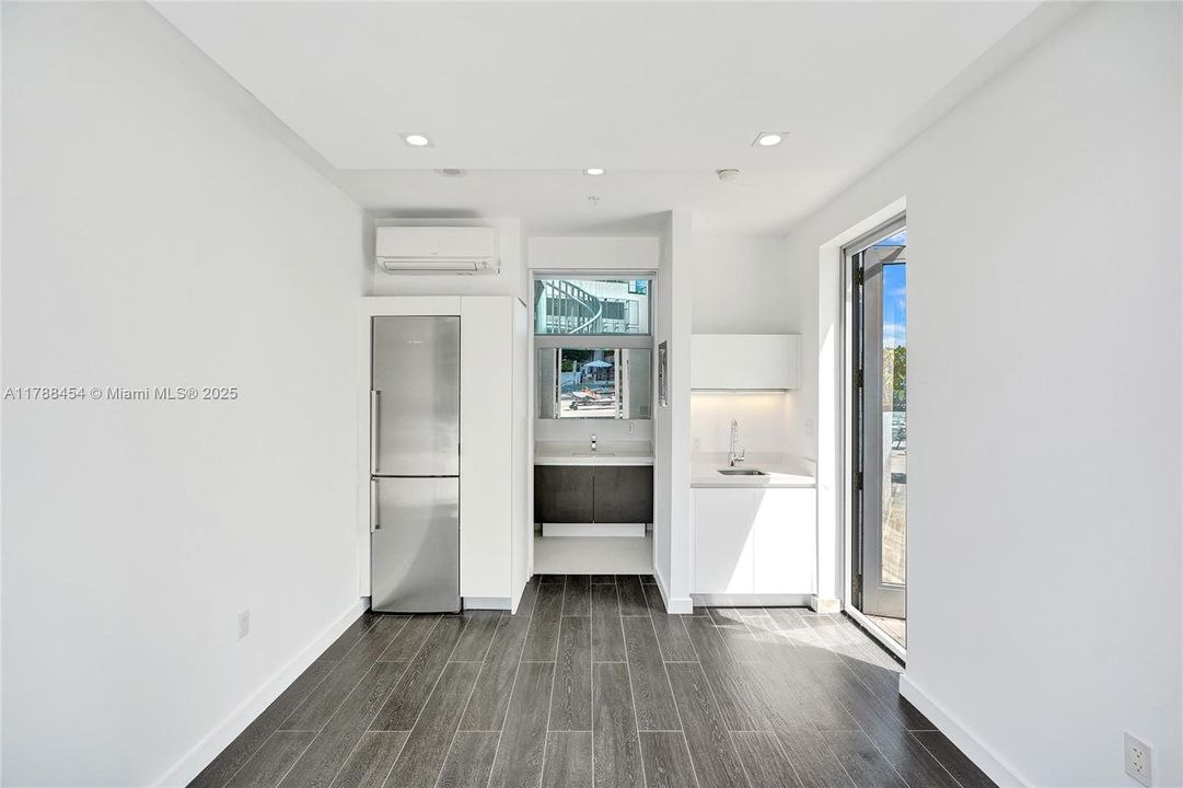 Recently Sold: $250,000 (0 beds, 1 baths, 0 Square Feet)