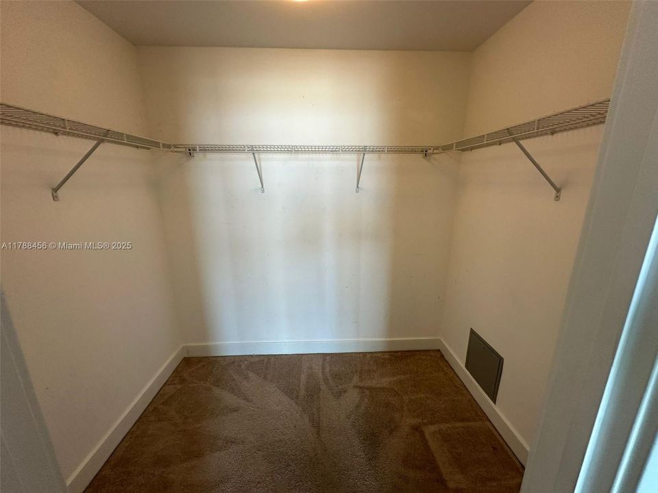 Recently Rented: $2,700 (2 beds, 2 baths, 1151 Square Feet)