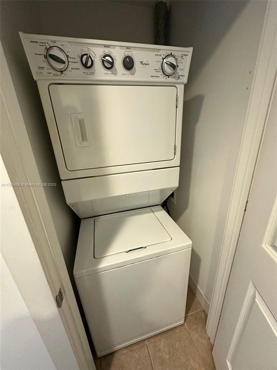 Recently Rented: $2,700 (2 beds, 2 baths, 1151 Square Feet)