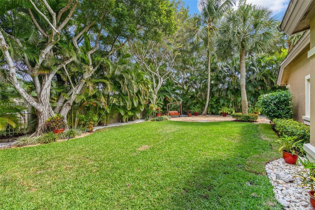 最近售出: $1,499,000 (4 贝兹, 3 浴室, 3850 平方英尺)