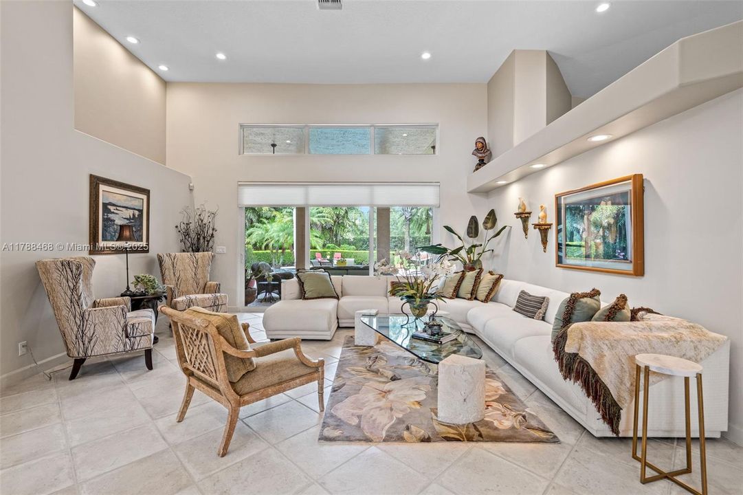 最近售出: $1,499,000 (4 贝兹, 3 浴室, 3850 平方英尺)