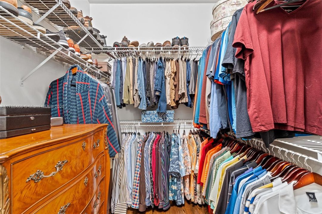 最近售出: $1,499,000 (4 贝兹, 3 浴室, 3850 平方英尺)