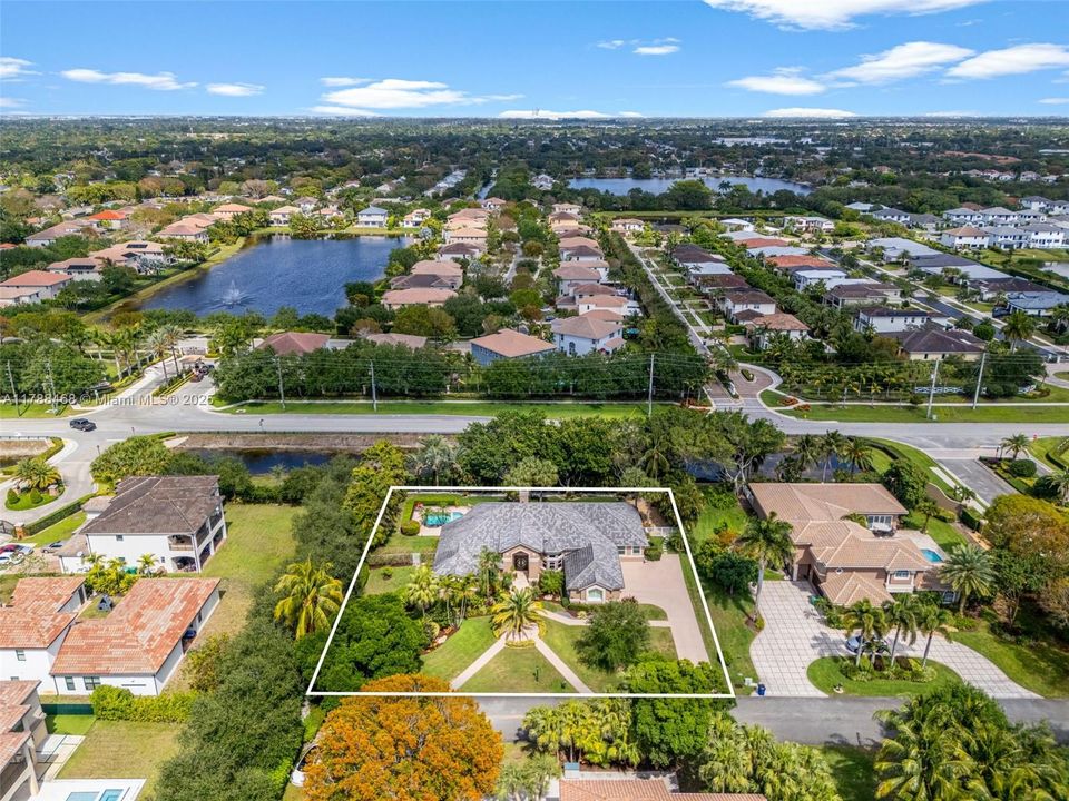 最近售出: $1,499,000 (4 贝兹, 3 浴室, 3850 平方英尺)