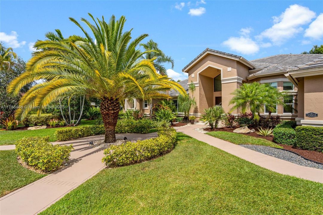 最近售出: $1,499,000 (4 贝兹, 3 浴室, 3850 平方英尺)