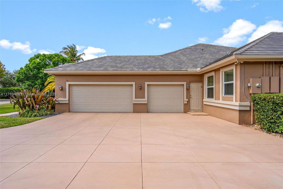 最近售出: $1,499,000 (4 贝兹, 3 浴室, 3850 平方英尺)