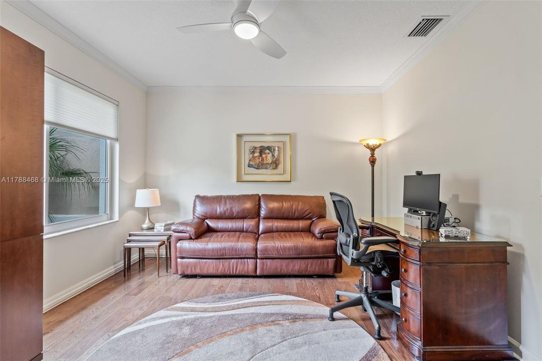 最近售出: $1,499,000 (4 贝兹, 3 浴室, 3850 平方英尺)