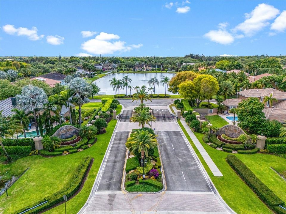 最近售出: $1,499,000 (4 贝兹, 3 浴室, 3850 平方英尺)