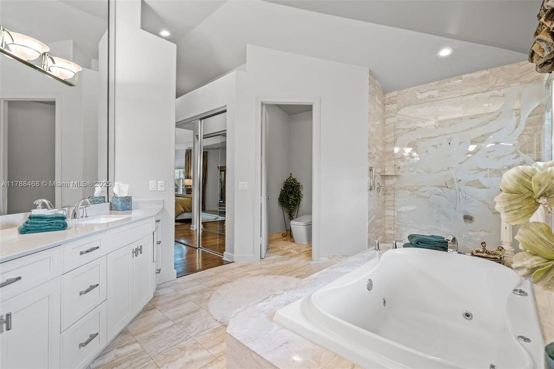 最近售出: $1,499,000 (4 贝兹, 3 浴室, 3850 平方英尺)