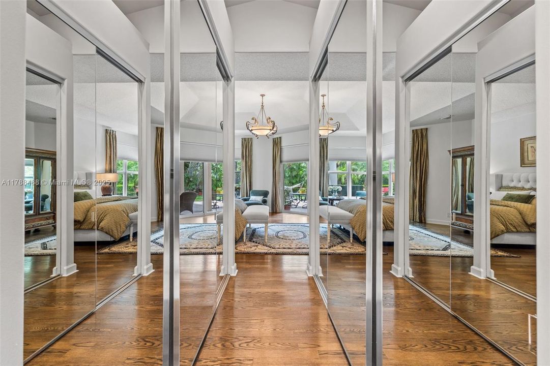 最近售出: $1,499,000 (4 贝兹, 3 浴室, 3850 平方英尺)