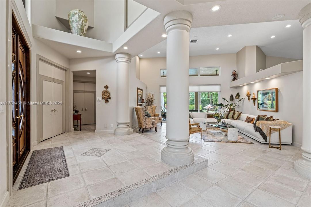 最近售出: $1,499,000 (4 贝兹, 3 浴室, 3850 平方英尺)