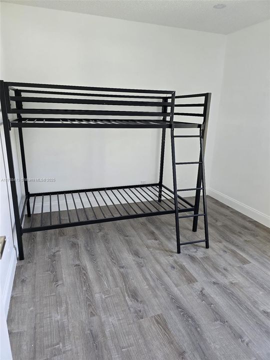 Recientemente alquilado: $4,250 (4 camas, 2 baños, 1459 Pies cuadrados)