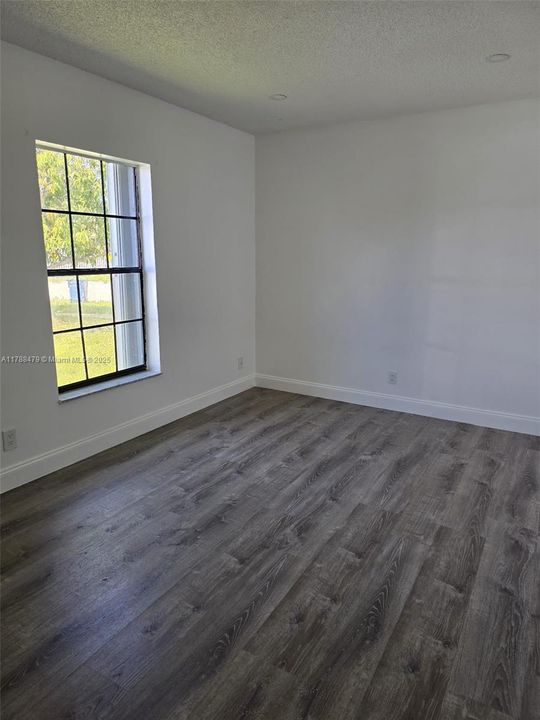 Recientemente alquilado: $4,250 (4 camas, 2 baños, 1459 Pies cuadrados)