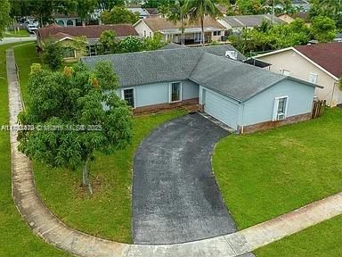 Recientemente alquilado: $4,250 (4 camas, 2 baños, 1459 Pies cuadrados)