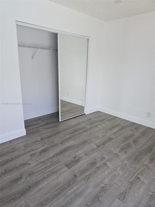 Recientemente alquilado: $4,250 (4 camas, 2 baños, 1459 Pies cuadrados)