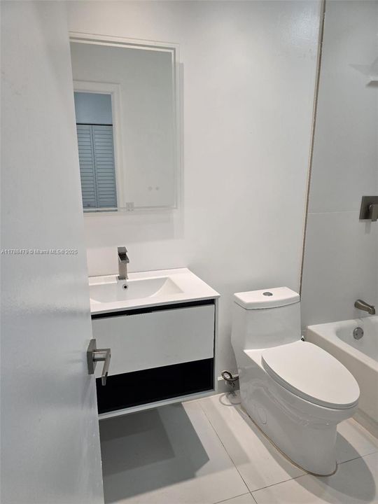 Recientemente alquilado: $4,250 (4 camas, 2 baños, 1459 Pies cuadrados)