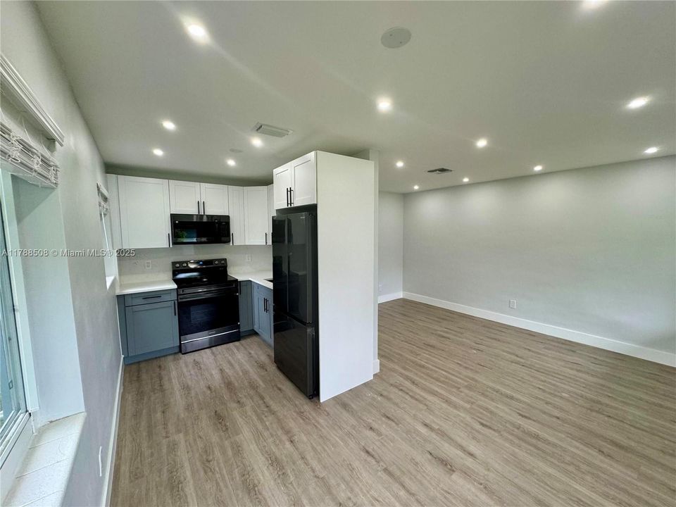 待售: $725,000 (0 贝兹, 0 浴室, 2119 平方英尺)