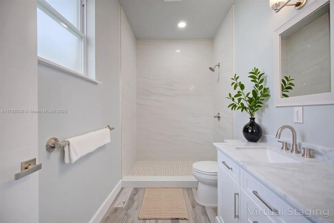 На продажу: $285,000 (3 спален, 2 ванн, 0 Квадратных фут)