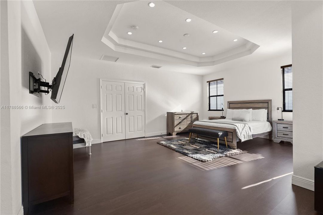 待售: $999,999 (4 贝兹, 3 浴室, 3010 平方英尺)