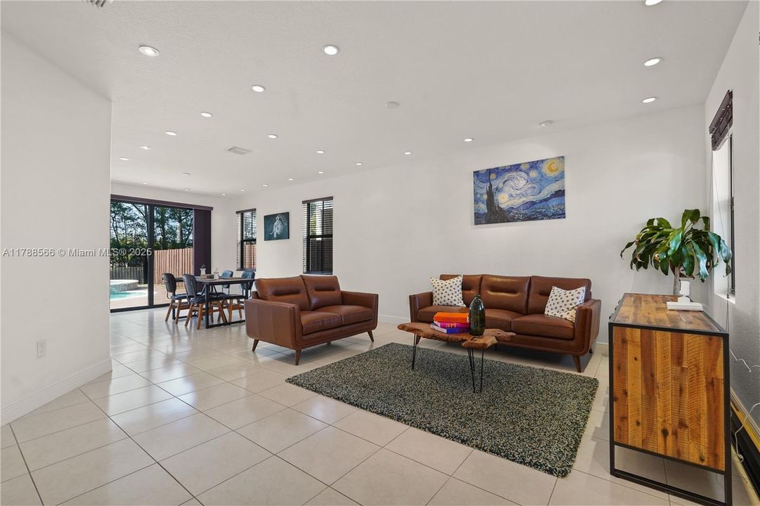 待售: $999,999 (4 贝兹, 3 浴室, 3010 平方英尺)