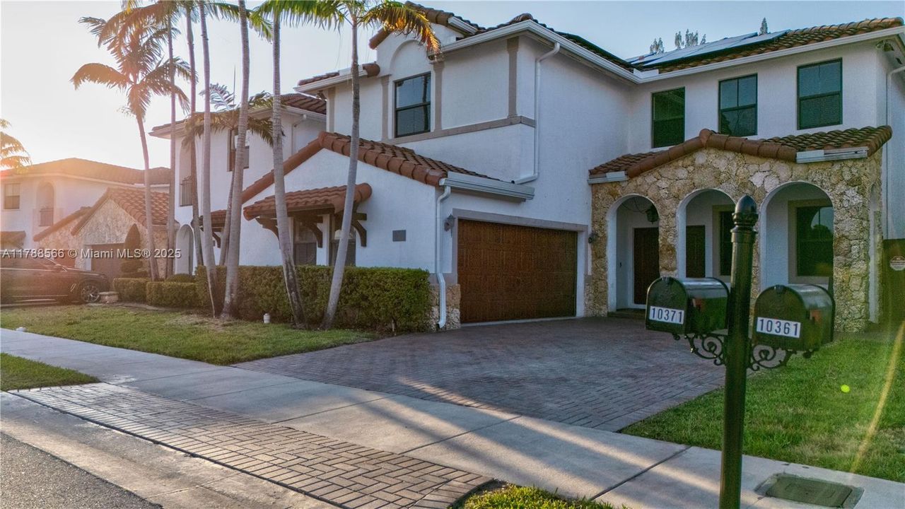 待售: $999,999 (4 贝兹, 3 浴室, 3010 平方英尺)