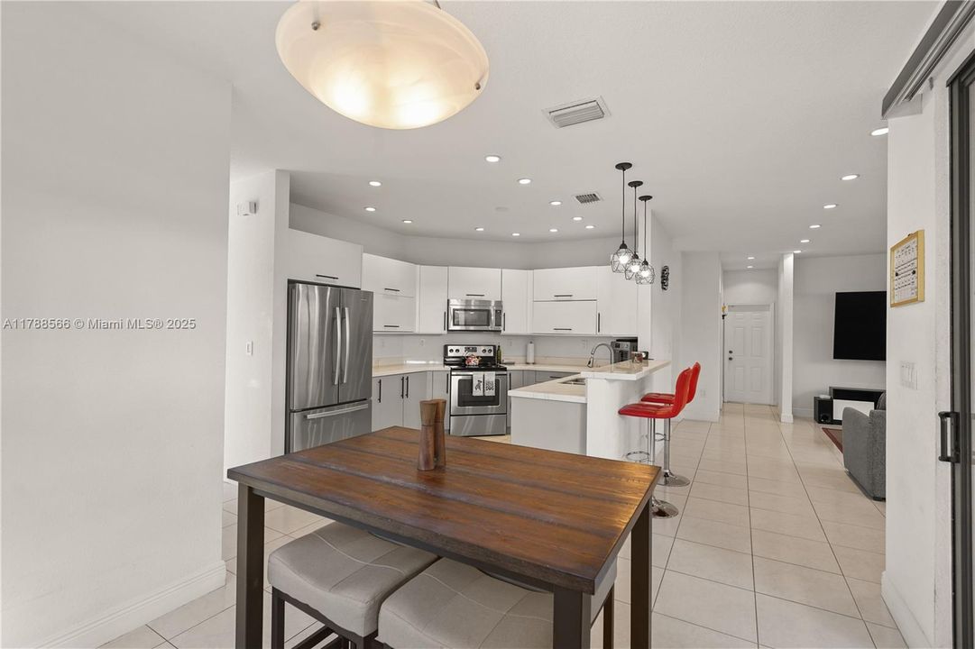 待售: $999,999 (4 贝兹, 3 浴室, 3010 平方英尺)