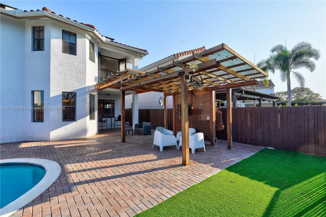 待售: $999,999 (4 贝兹, 3 浴室, 3010 平方英尺)