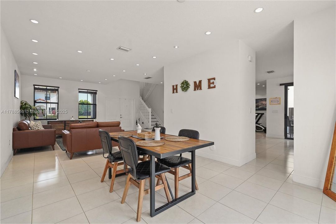 待售: $999,999 (4 贝兹, 3 浴室, 3010 平方英尺)