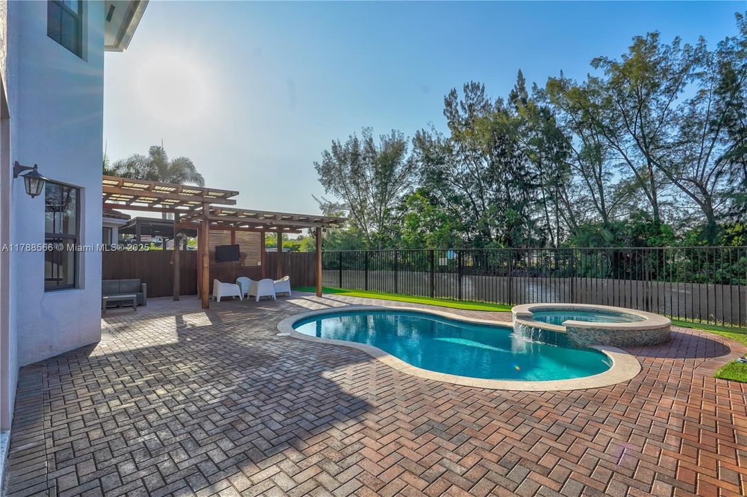 待售: $999,999 (4 贝兹, 3 浴室, 3010 平方英尺)