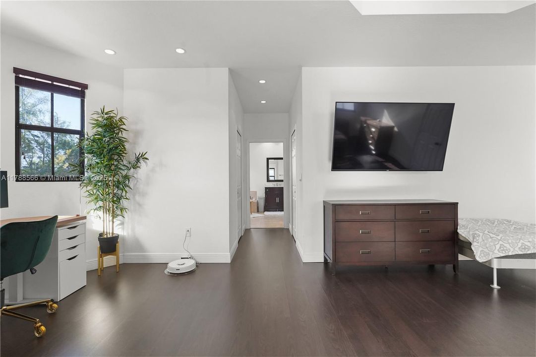 待售: $999,999 (4 贝兹, 3 浴室, 3010 平方英尺)