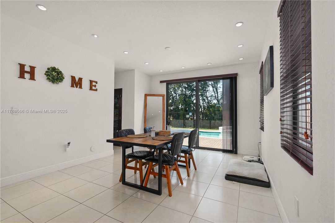 待售: $999,999 (4 贝兹, 3 浴室, 3010 平方英尺)