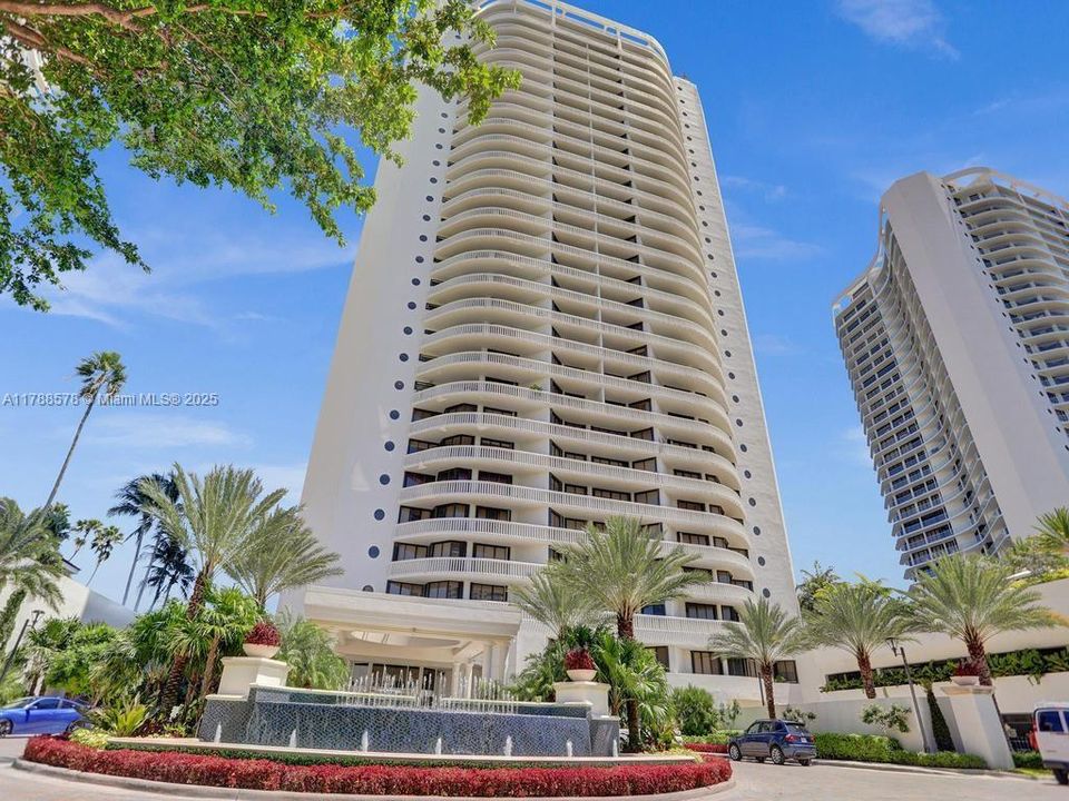 Vendido Recientemente: $795,000 (2 camas, 3 baños, 2154 Pies cuadrados)