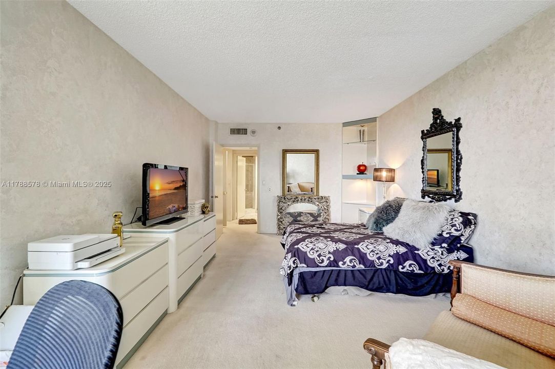 Vendido Recientemente: $795,000 (2 camas, 3 baños, 2154 Pies cuadrados)