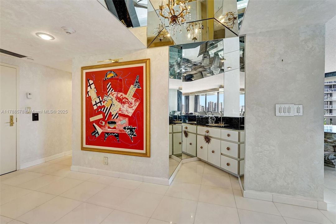 Vendido Recientemente: $795,000 (2 camas, 3 baños, 2154 Pies cuadrados)