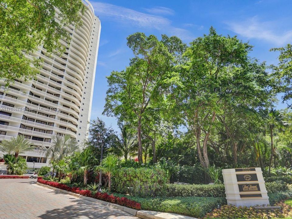 Vendido Recientemente: $795,000 (2 camas, 3 baños, 2154 Pies cuadrados)