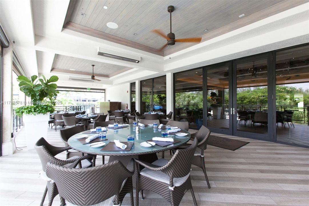 Vendido Recientemente: $795,000 (2 camas, 3 baños, 2154 Pies cuadrados)