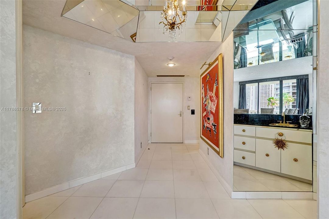 Vendido Recientemente: $795,000 (2 camas, 3 baños, 2154 Pies cuadrados)