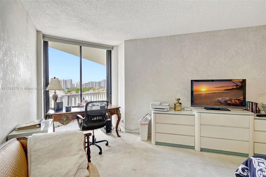 Vendido Recientemente: $795,000 (2 camas, 3 baños, 2154 Pies cuadrados)