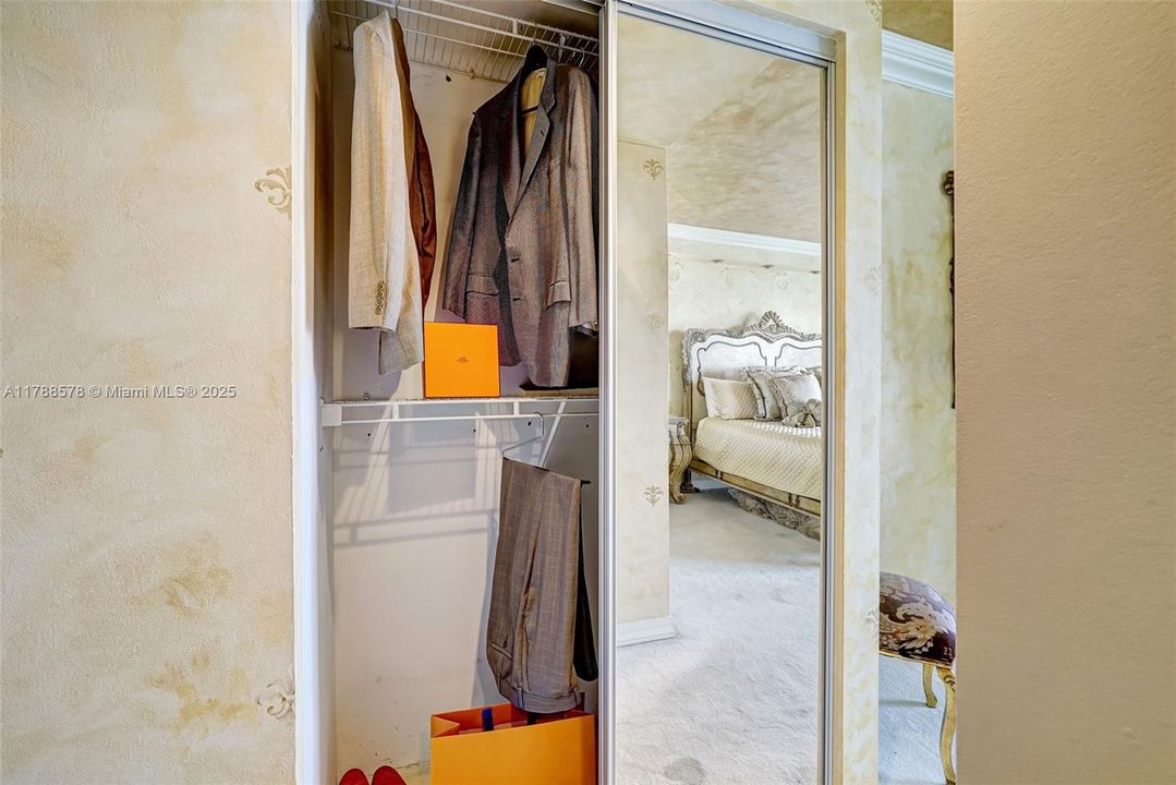 Vendido Recientemente: $795,000 (2 camas, 3 baños, 2154 Pies cuadrados)